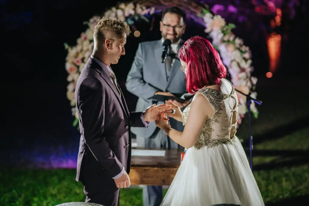 Angol magyar szertartásvezetés, személyre szabva